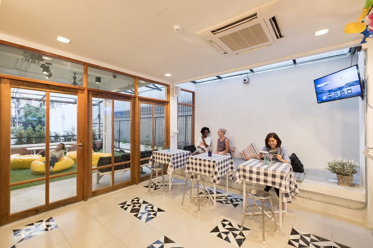 D瓦琳狂欢中心酒店 曼谷 外观 照片